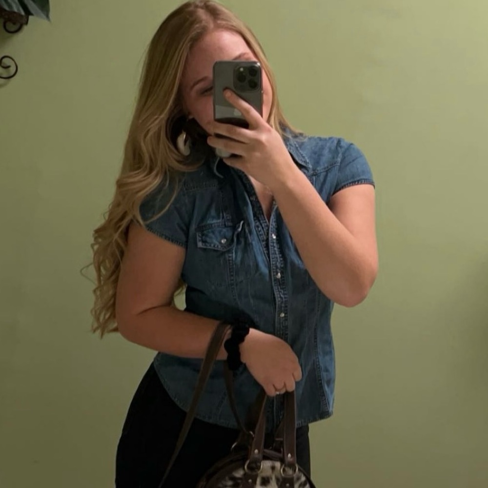 Meet your Posher, Mikayla